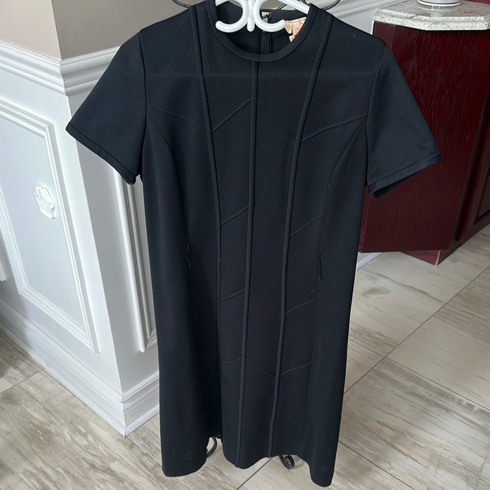 Black Sheath Midi Dress with Crew Neck for Work